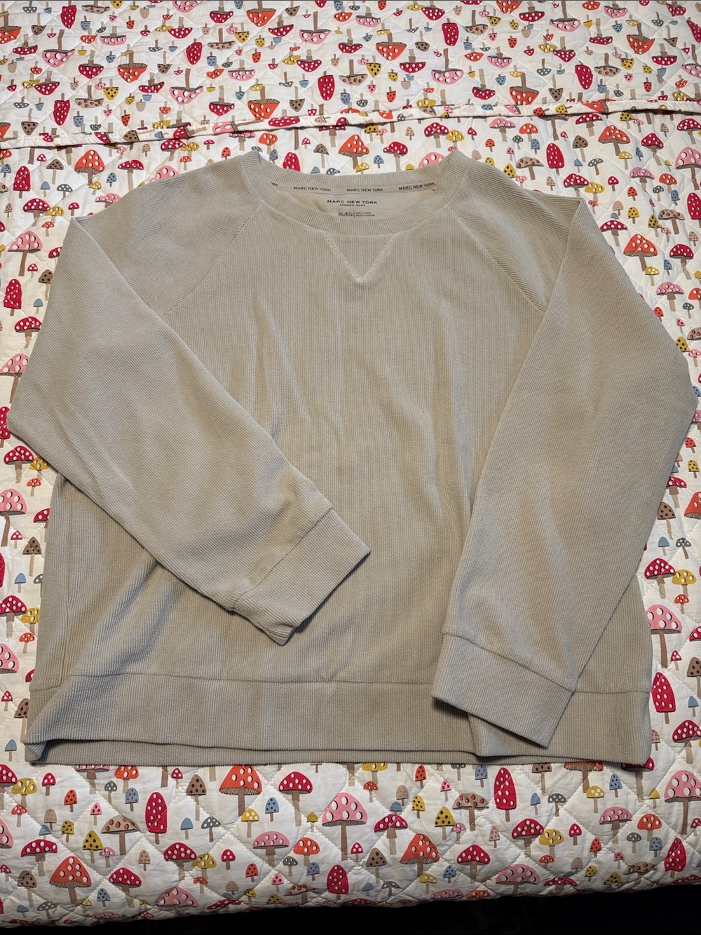 Crewneck Sweatershirt XL Taupe super soft chenille like women’s Marc New York